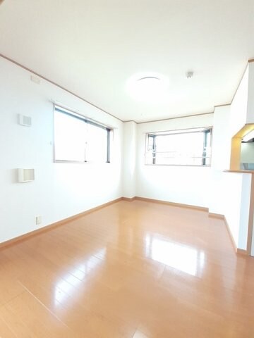 サニー　ヴィオラの物件内観写真