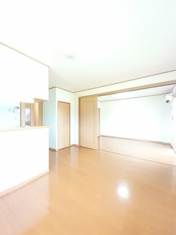 サニー　ヴィオラの物件内観写真