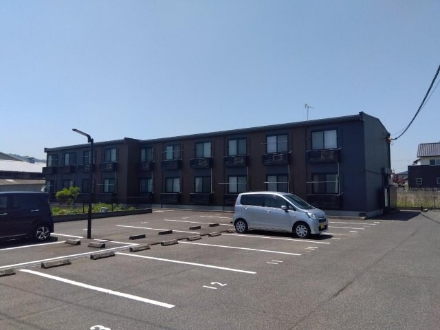 レオパレスはばたけの物件外観写真