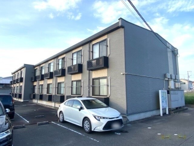 レオパレスはばたけの物件外観写真