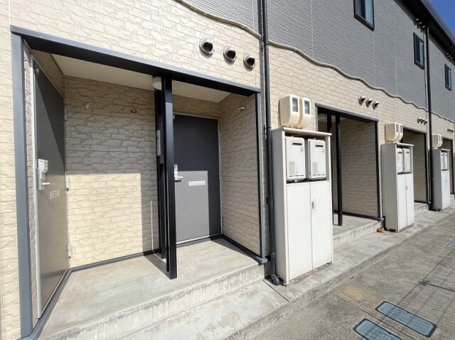 レオパレスはばたけの物件外観写真