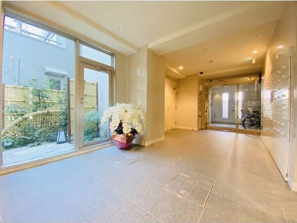 ラフォーレ金山の物件外観写真