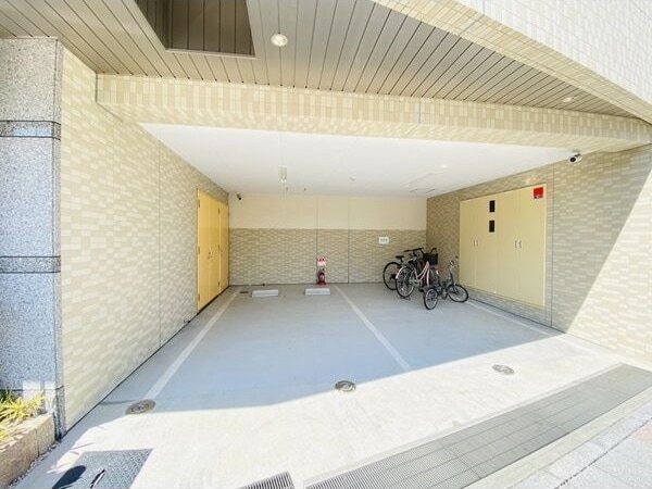 ラフォーレ金山の物件外観写真