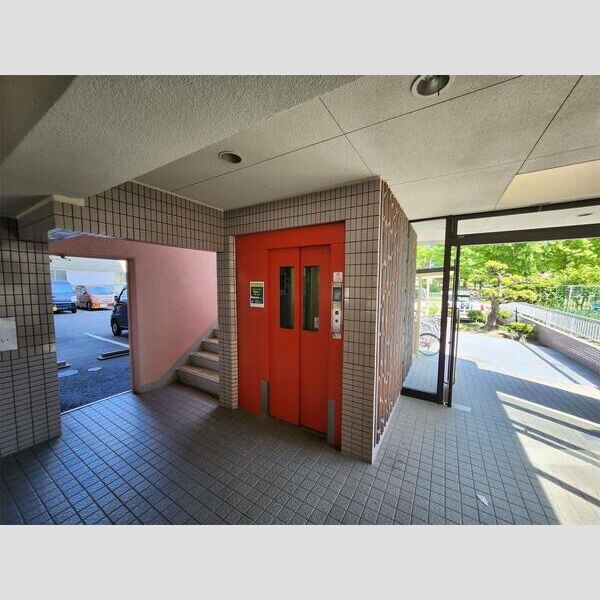 グランド三栄の物件外観写真