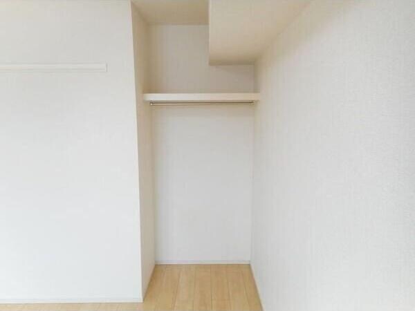 ラルジュ　中花の物件内観写真