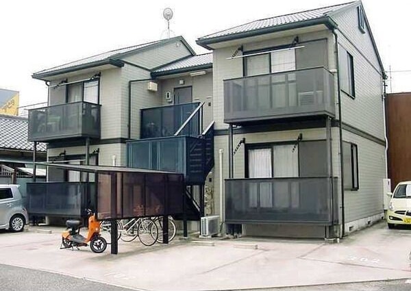 リーフィーの物件外観写真