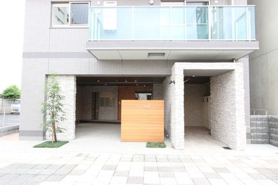 ラトレ白鳥の物件外観写真