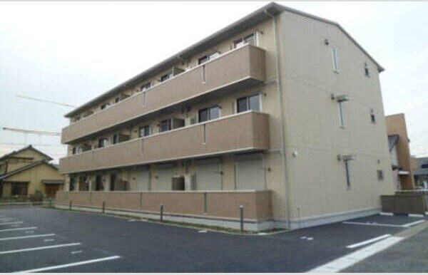 クレセントⅥの物件外観写真