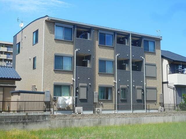 ラッフィナートの物件外観写真