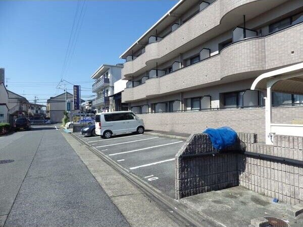 ハピネス高畑の物件外観写真