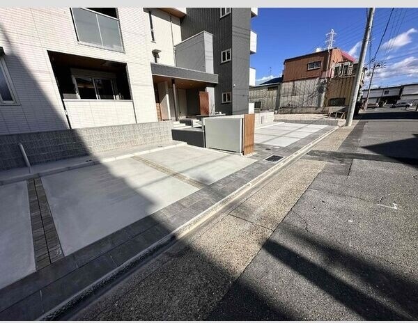 セレスローゼの物件外観写真