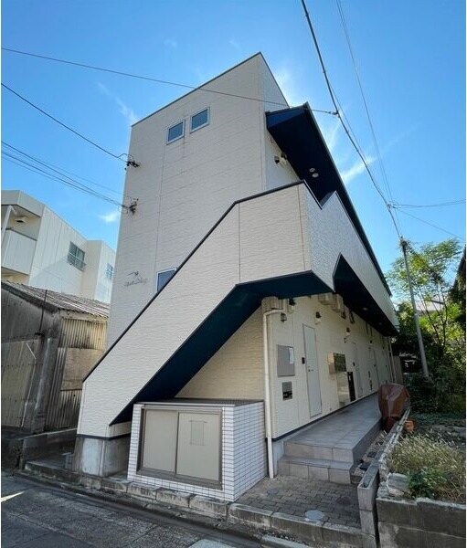 スタートリビングの物件外観写真