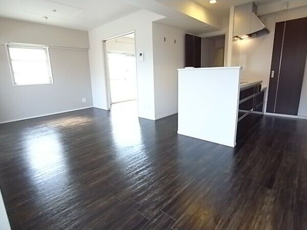 ヴァリアブル入場の物件内観写真