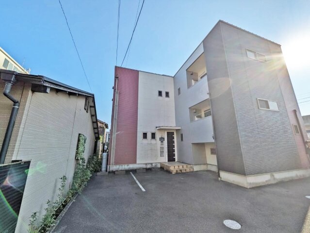 flat shivaの物件外観写真