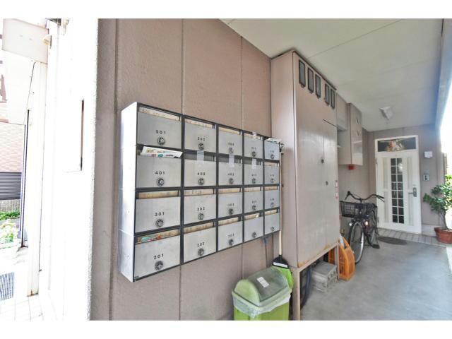 小澤マンションの物件外観写真