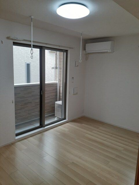 ペリドット鳴浜の物件内観写真