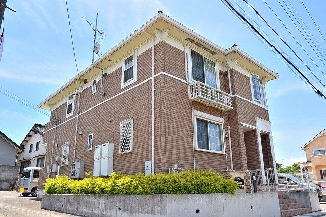 フラワーの物件外観写真