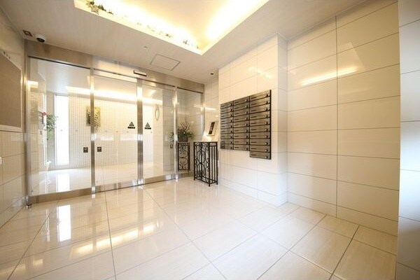 アレーヌコート新瑞橋の物件外観写真