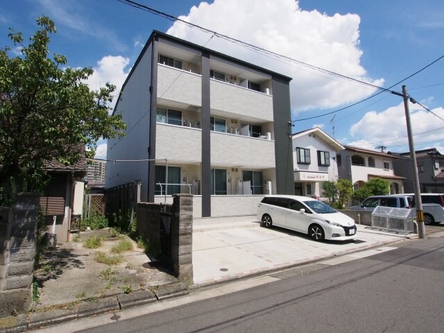 コンフォール鳴浜の物件外観写真