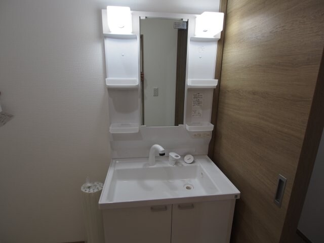 コンフォール鳴浜の物件内観写真