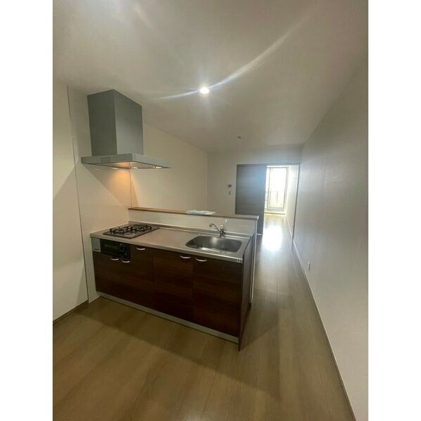 コンフォール鳴浜の物件内観写真