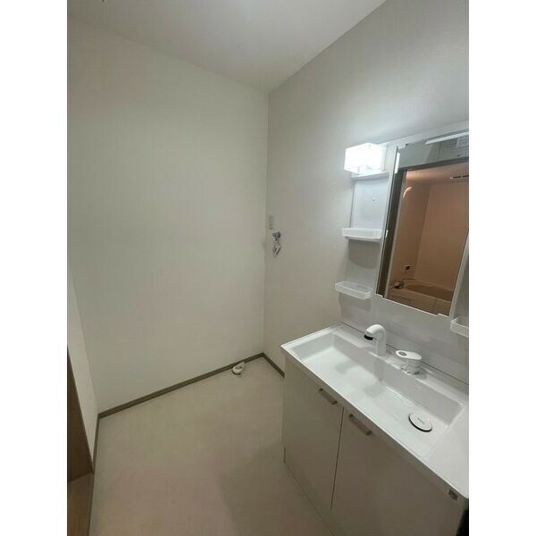 コンフォール鳴浜の物件内観写真