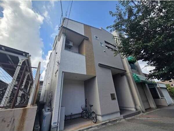 ディアコート鶴里の物件外観写真