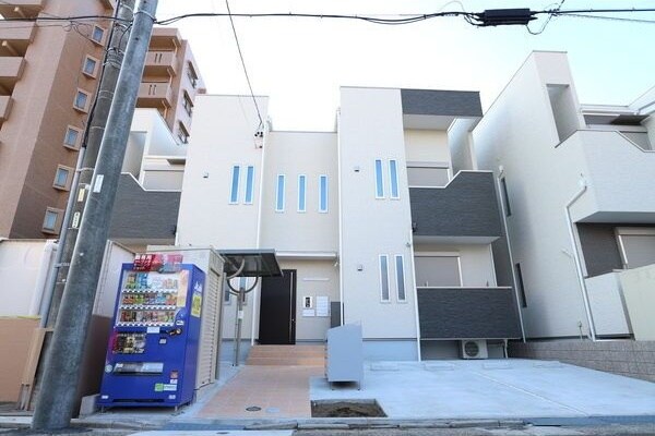 Grandtic Residence堀田の物件外観写真