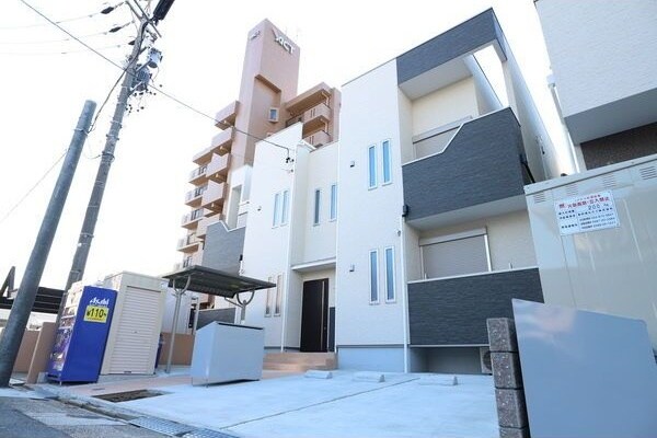 Grandtic Residence堀田の物件内観写真