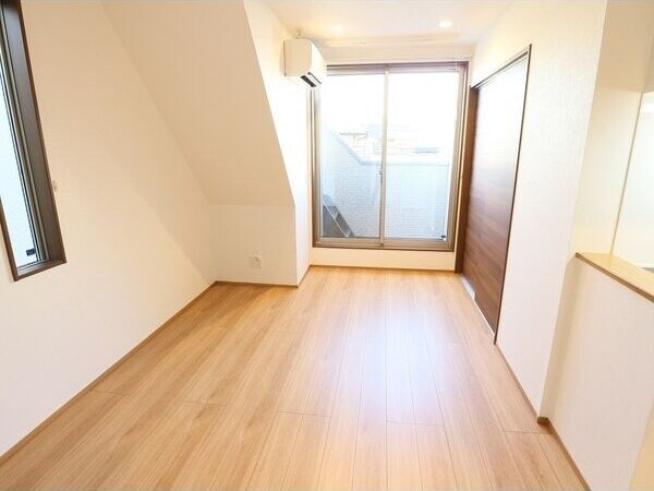 Grandtic Residence堀田の物件内観写真