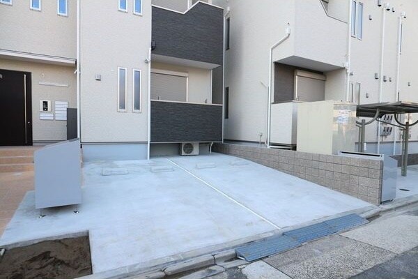 Grandtic Residence堀田の物件外観写真