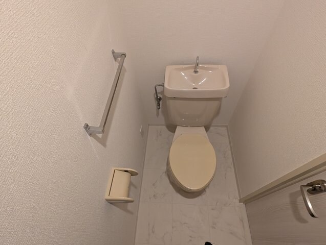 エステート鳴海の物件内観写真