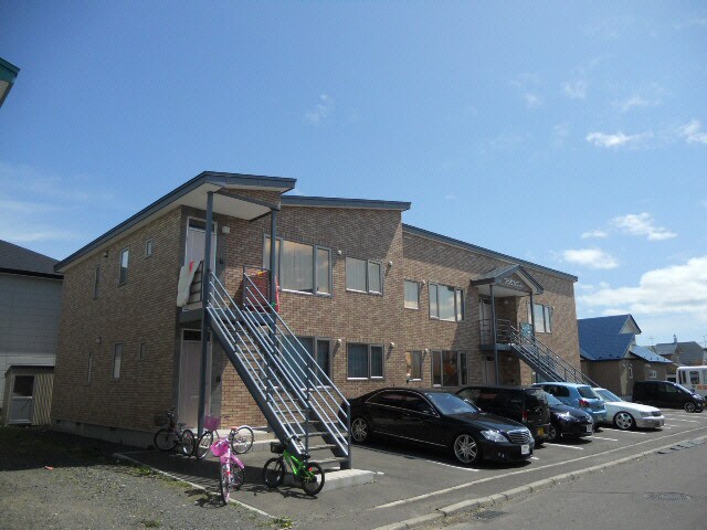 プラザハウスⅡの物件外観写真