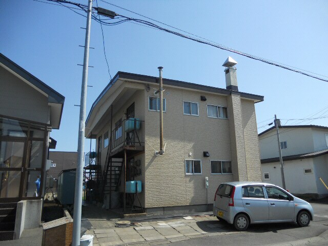 夏村マンションの物件外観写真