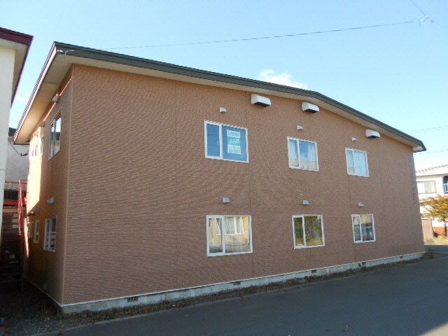 サカエマンションの物件外観写真