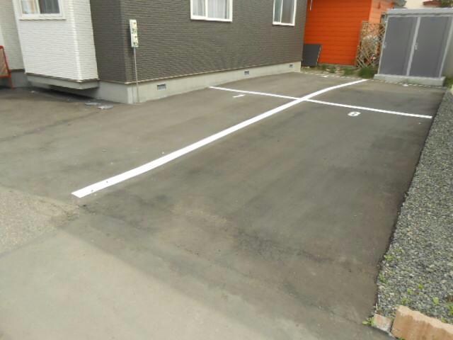 愛国ビレッジ６号館の物件外観写真