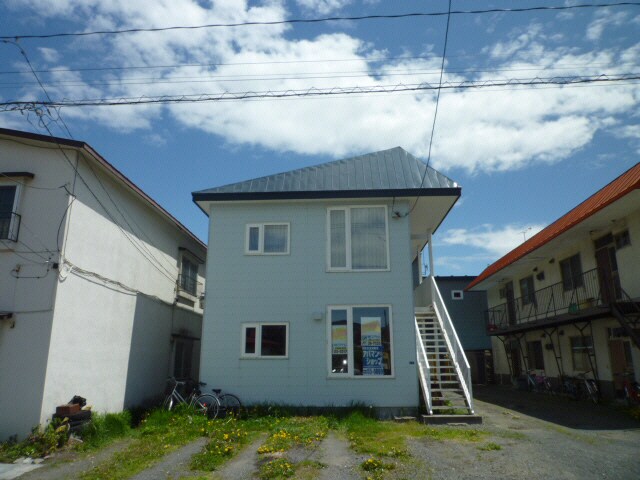 鈴木マンション１の物件外観写真