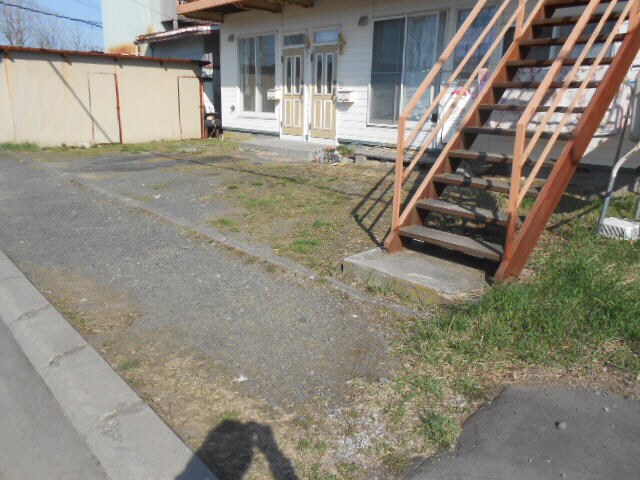 小沢マンションの物件外観写真