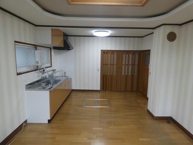 愛国東４－２７－１貸家の物件内観写真