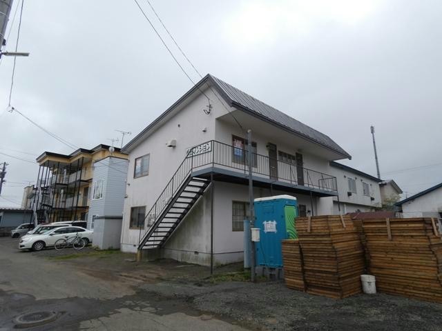 松田マンションの物件外観写真