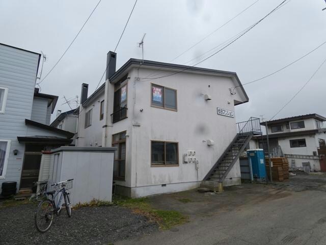 松田マンションの物件外観写真