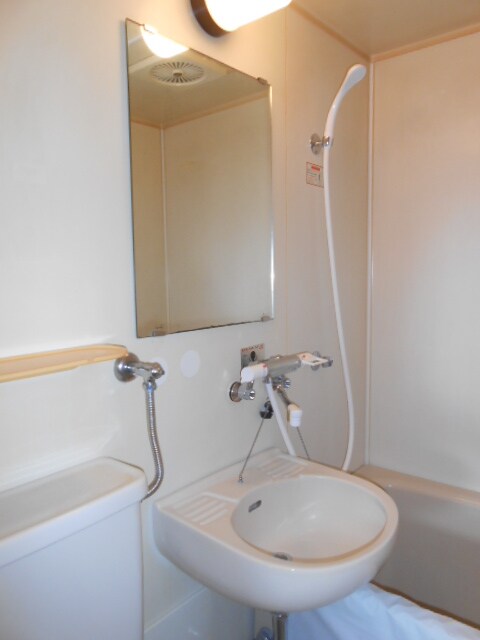 愛国たかとハイツの物件内観写真