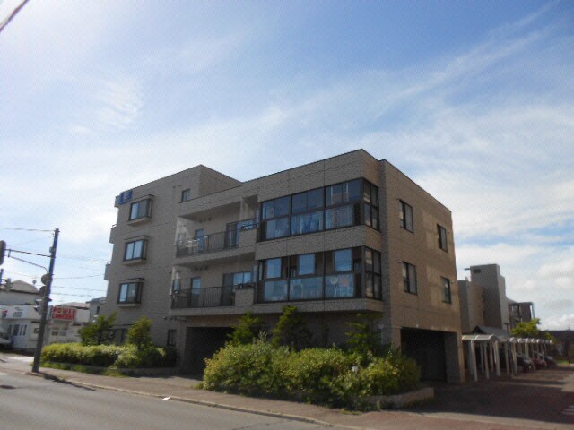 芦野マンション３号棟の物件外観写真