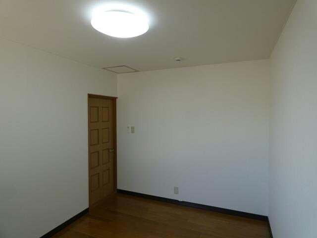 イシュタール鶴巣の物件内観写真