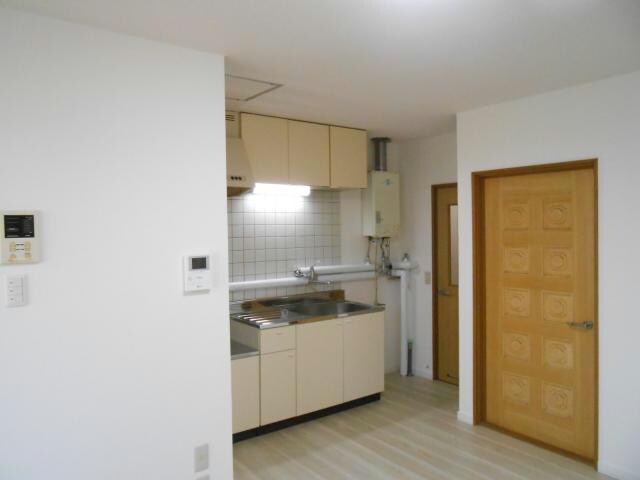 イシュタール鶴巣の物件内観写真