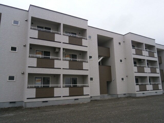 EstansiaⅢの物件外観写真