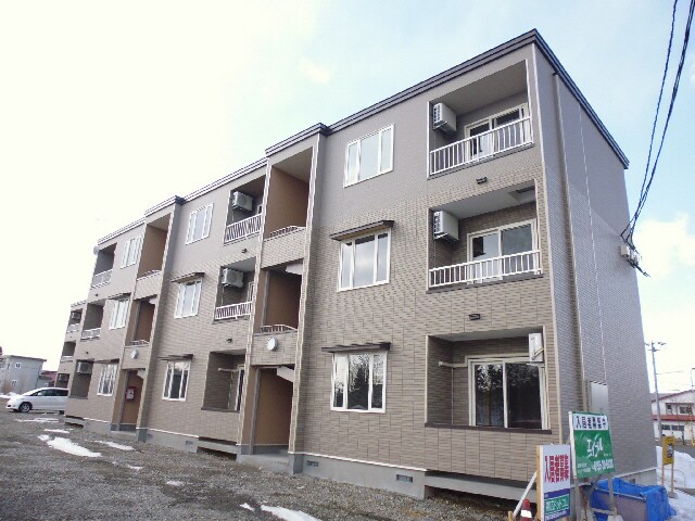 ステラⅠの物件外観写真