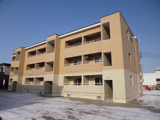 クレストⅢの物件外観写真