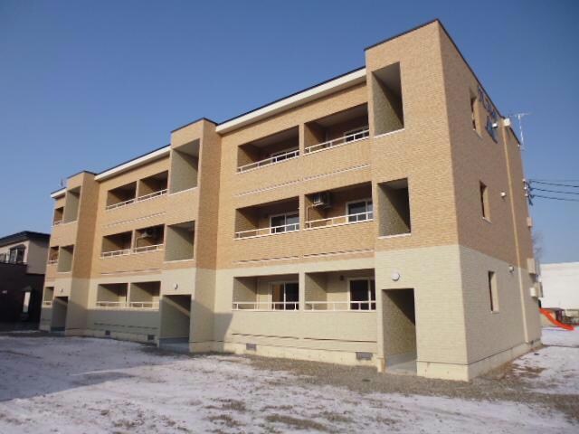 クレストⅢの物件外観写真