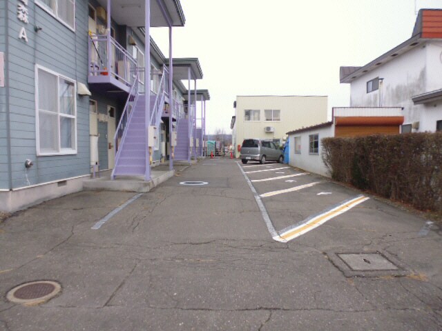 マンション高森A棟の物件外観写真